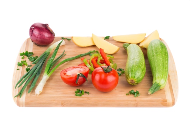 Świeże warzywa na desce